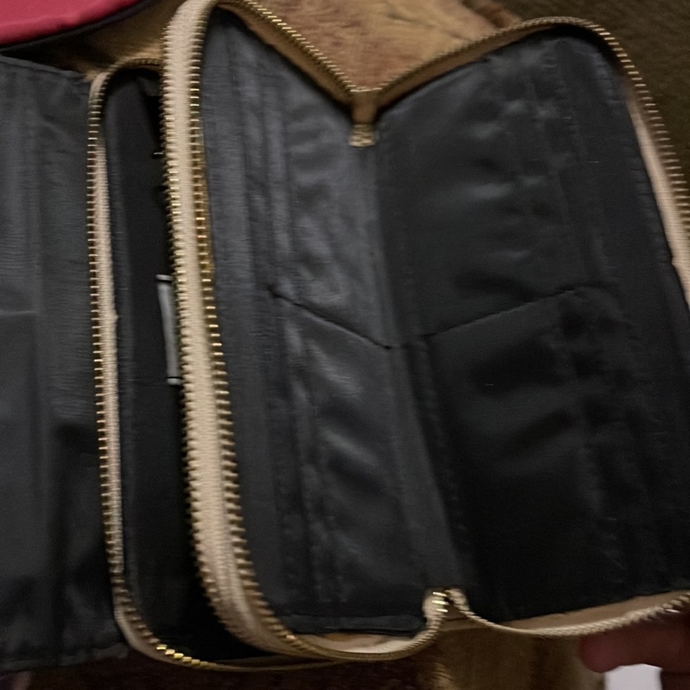 3 different wallet - Picture 3 of 5